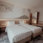 Hotel Arche Lotnisko 3*