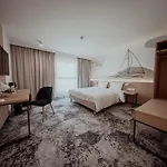 Hotel Arche Lotnisko 3*