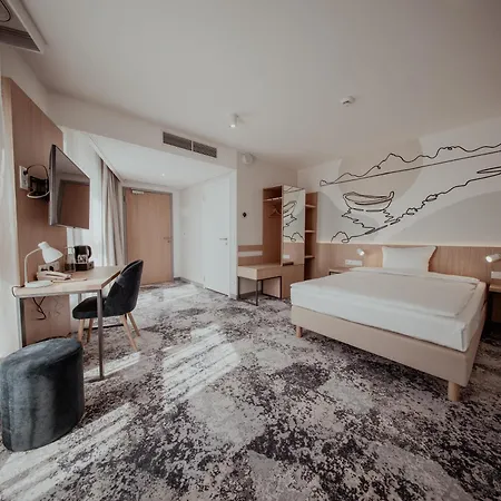 Arche Lotnisko 3* グダニスク
