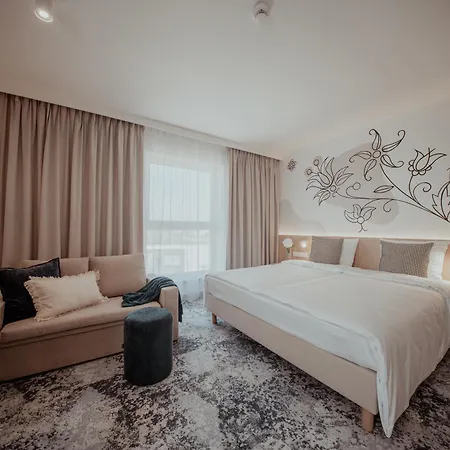 Hotel Arche Lotnisko