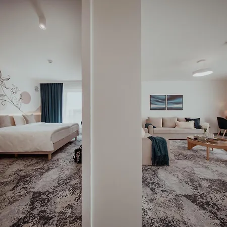 Arche Lotnisko グダニスク