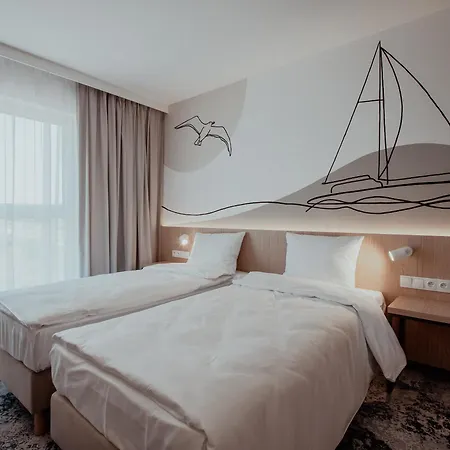 Arche Lotnisko Hotel 3*