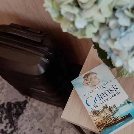 ホテル Arche Lotnisko