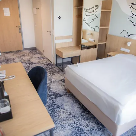 Hotel Arche Lotnisko Danzica