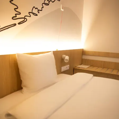 Arche Lotnisko 3* Danzica