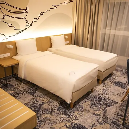 Arche Lotnisko Hotel
