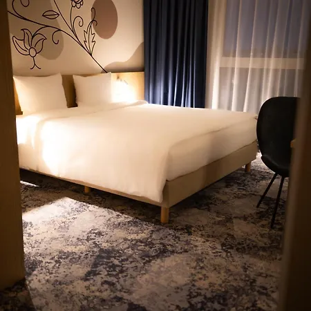Hotel Arche Lotnisko