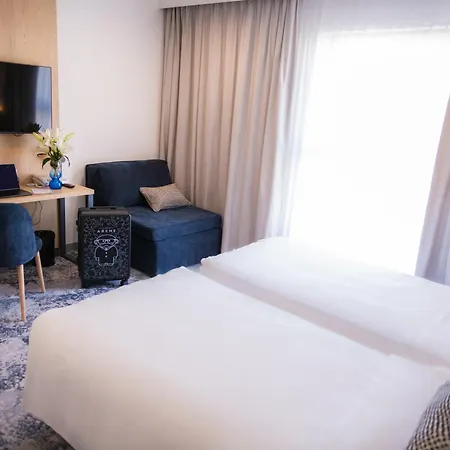Hotel Arche Lotnisko 3*