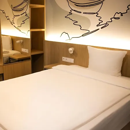 Arche Lotnisko Hotel Danzica
