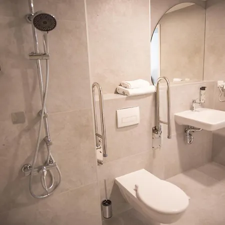 Arche Lotnisko 3* Danzica