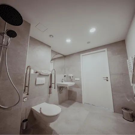 Arche Lotnisko 3* Danzica