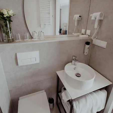 Hotel Arche Lotnisko 3*