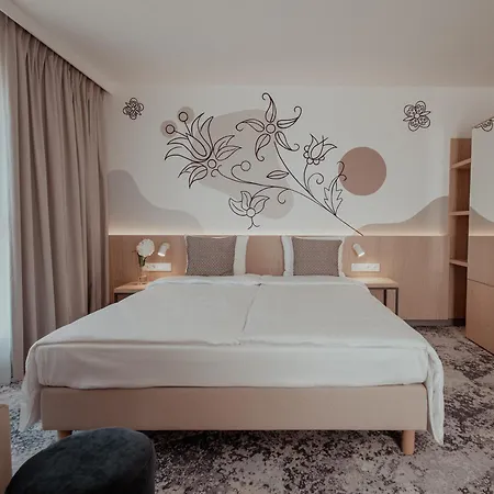 Hotel Arche Lotnisko 3*