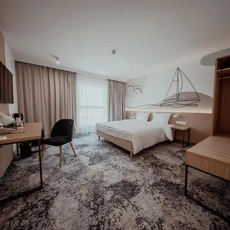 Hotel Arche Lotnisko 3*